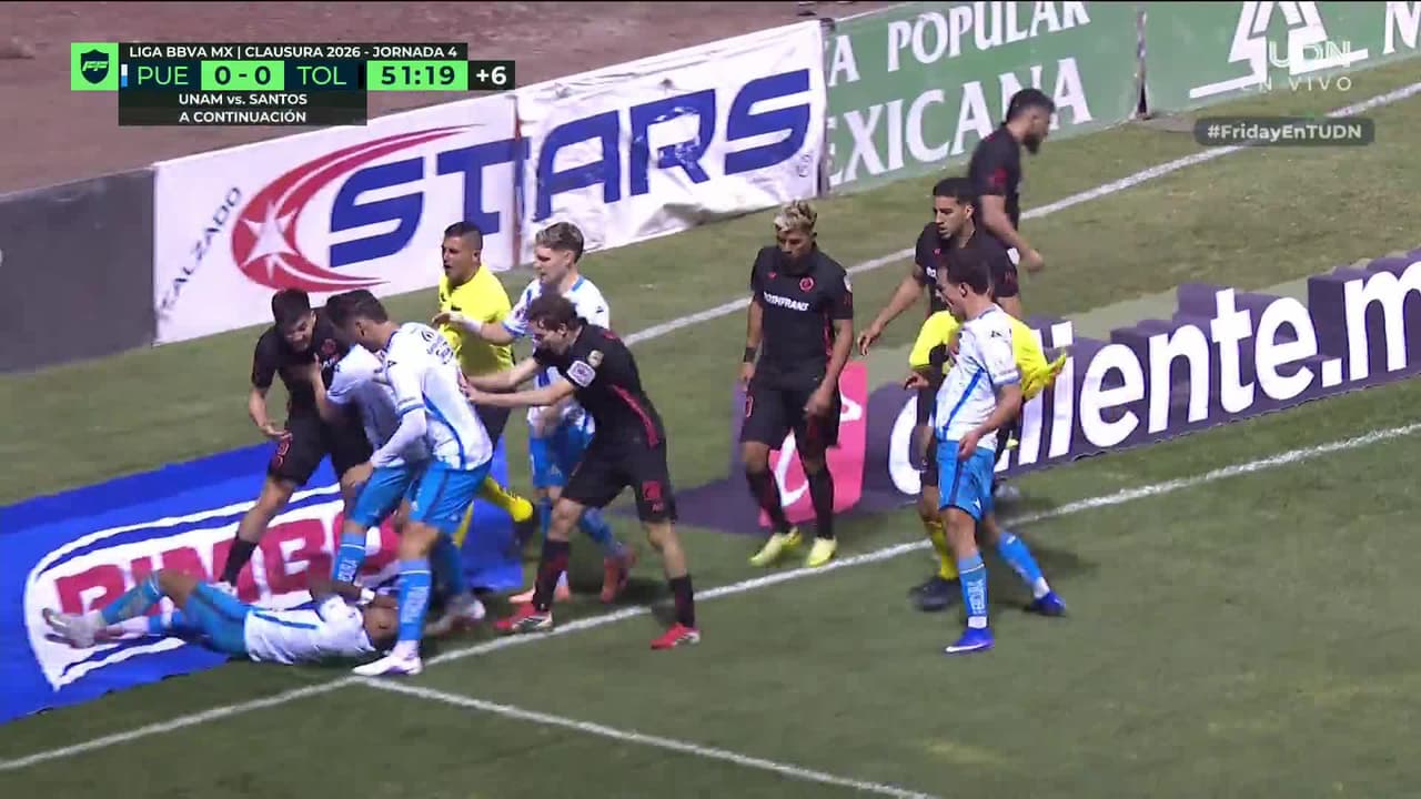 ¡BRONCA EN EL ÁREA! Barrida imprudente y empujones