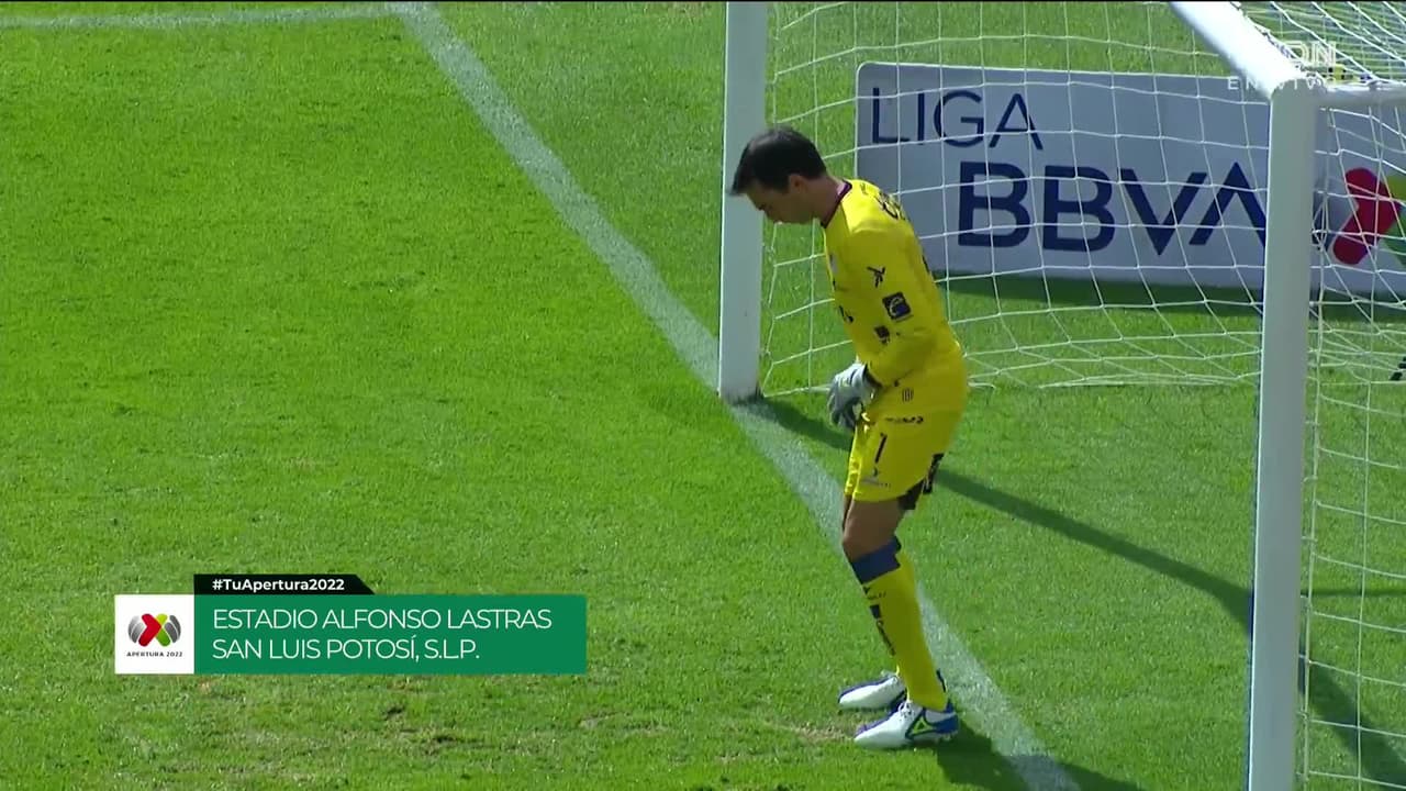 Arranca el partido y la pelota está en juego.