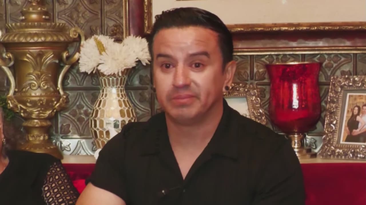 Con lágrimas en los ojos, mexicano vuelve con su familia tras redada de ICE en Zipps hace 4 meses