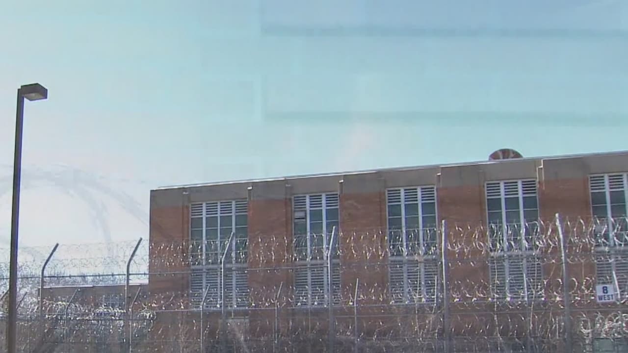 Muerte de mujer hispana transgénero en Rikers provoca llanto y furia en la comunidad LGBTQ