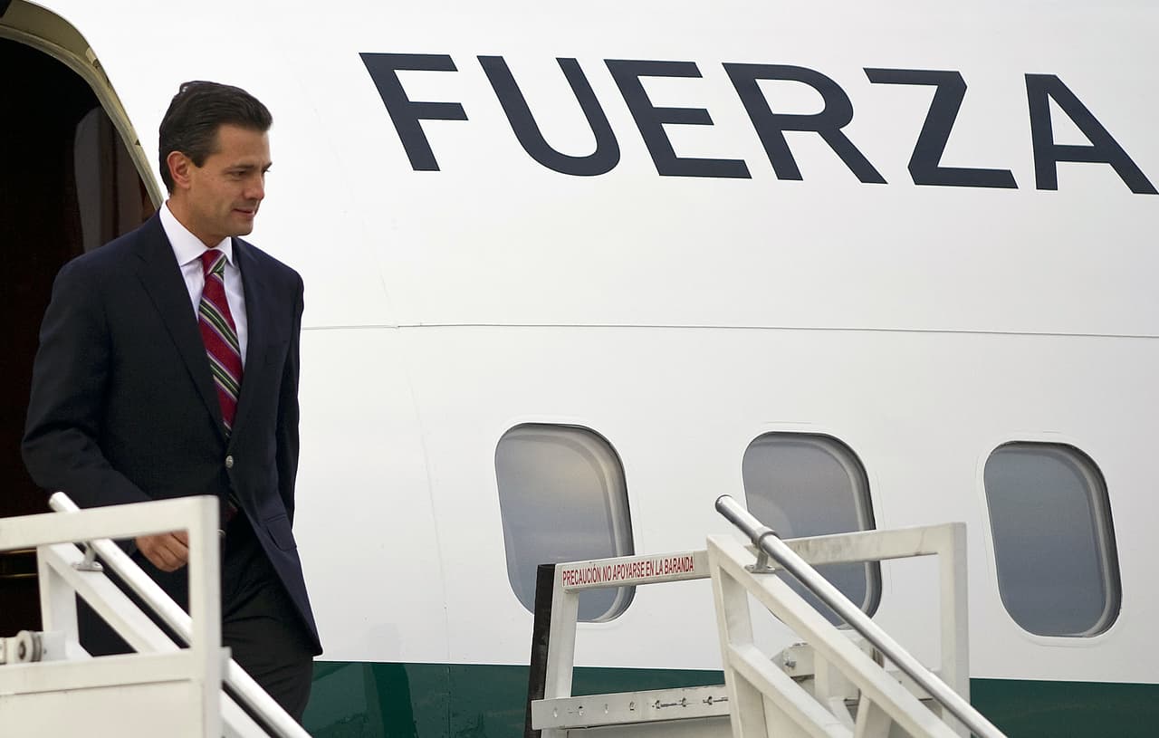 Los lujos de Peña Nieto y su comitiva a bordo del avión presidencial durante sus viajes a EEUU