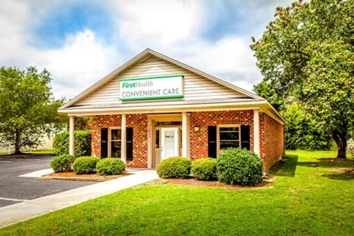 FirstHealth Convenient Care, Sanford. Dirección: 2919 Beechtree Dr Suite 1100, Sanford, NC 27330. Teléfono: (919) 897-2260. https://files.nc.gov/covid/documents/about/testing/collection-sites.pdf
<a href="https://files.nc.gov/covid/documents/about/testing/collection-sites.pdf" target="_blank"> </a>