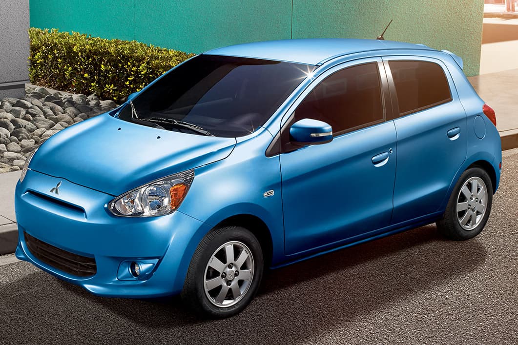 Peor sub-compacto: Mitsubishi Mirage. Según Consumer Reports el pequeño Mitsubishi vibra demasiado y no aprovecha bien el espacio. Quienes recuerden que existe harán bien manteniéndose alejados