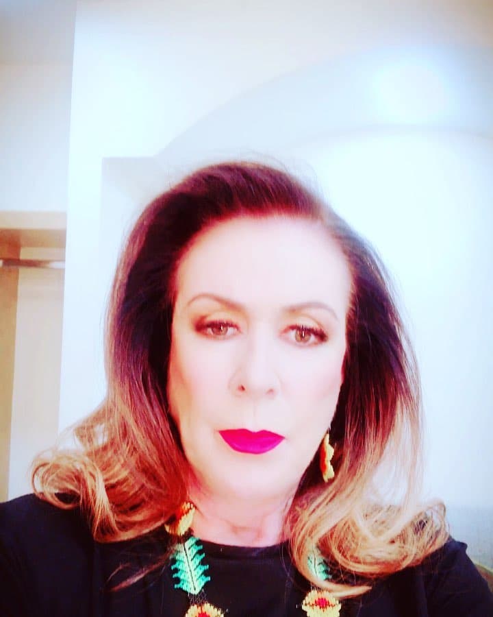 "Me han llegado bastantes memorándums en donde uno de los secuestradores pide salir por mal manejo del papeleo y de las pruebas", explicó a reporteros durante la alfombra roja del reestreno de la obra 'La jaula de las locas'.