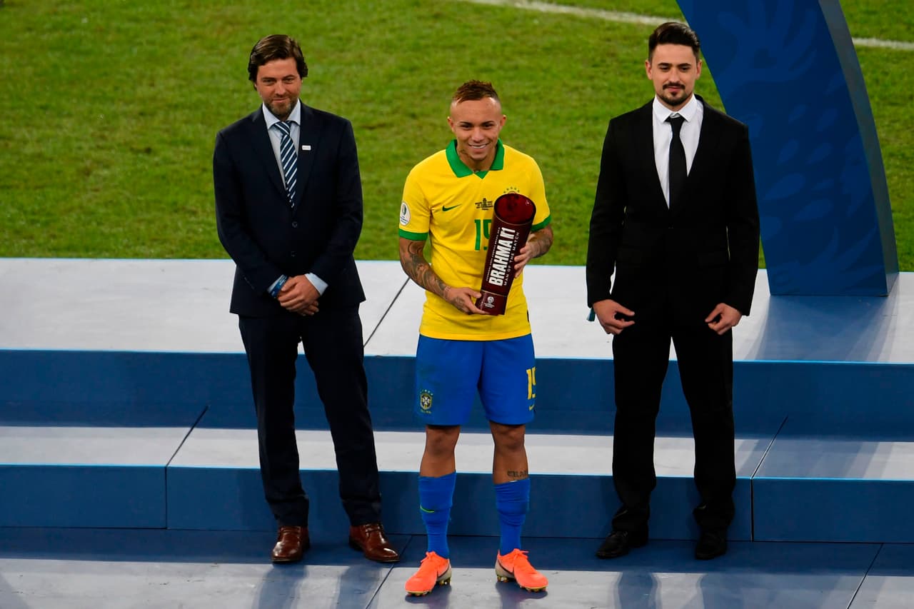 Everton ganó el premio al mejor jugador del partido en la Final contra Perú.