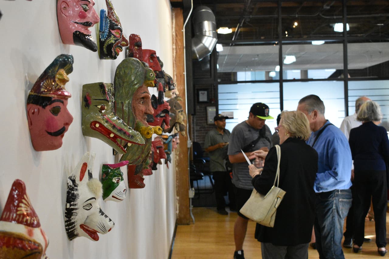 Muchas culturas en las que las máscaras son artefactos utilizados para parodiar, ocultar la identidad o como un simple juego, pero esta exhibición busca reconocer su significado en la cultura mexicana a través del tiempo.