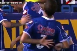 Un jugador de Godoy Cruz fue golpeado con una madera en el juego ante River Plate