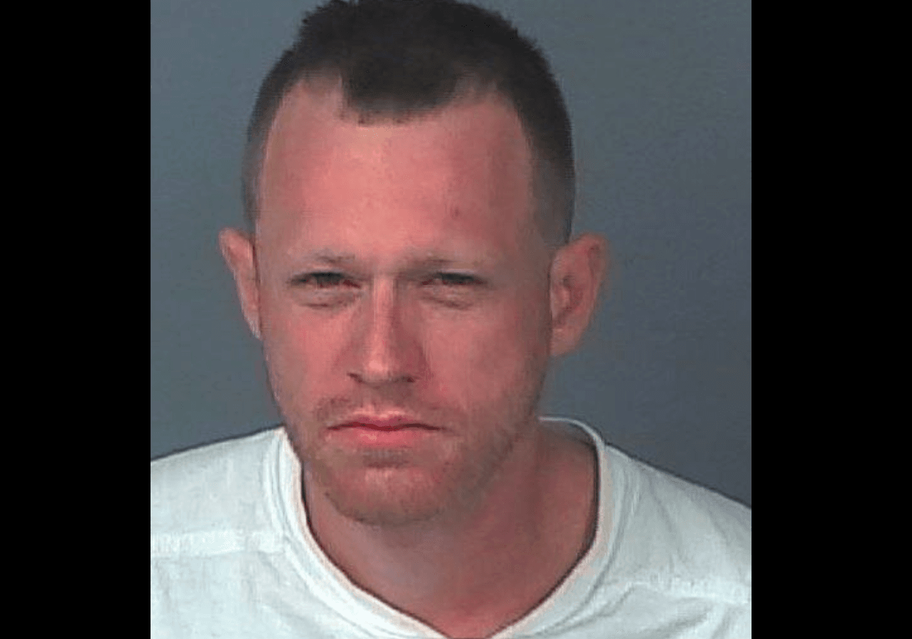 Estaba "aburrido" y entró a robar en una funeraria, dijo la policía