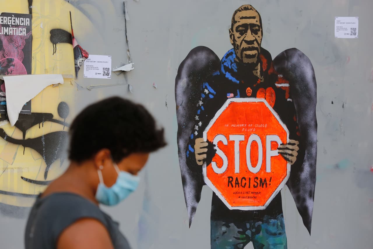 “No puedo respirar”, uno de los carteles vistos en una manifestación por la muerte de George Floyd en Wellington, Nueva Zelanda. 1 de junio.
<br>