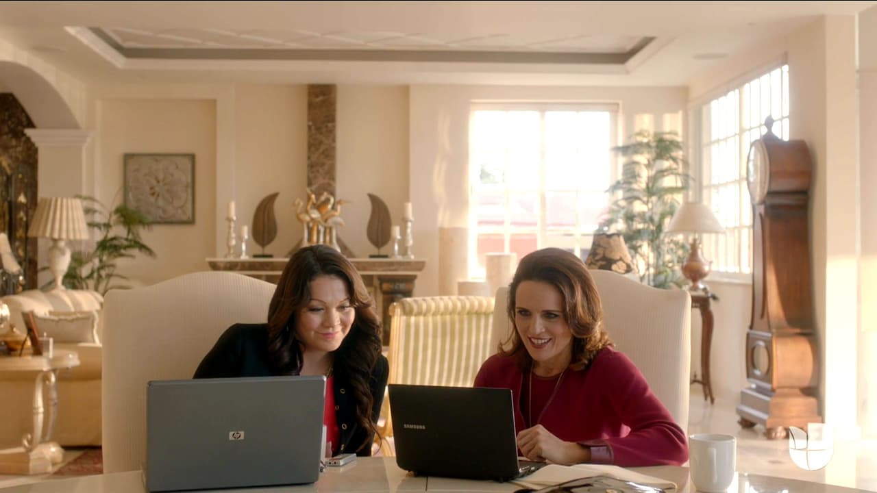 Jenni está planeando escribir un libro sobre su vida con ayuda de Laura.