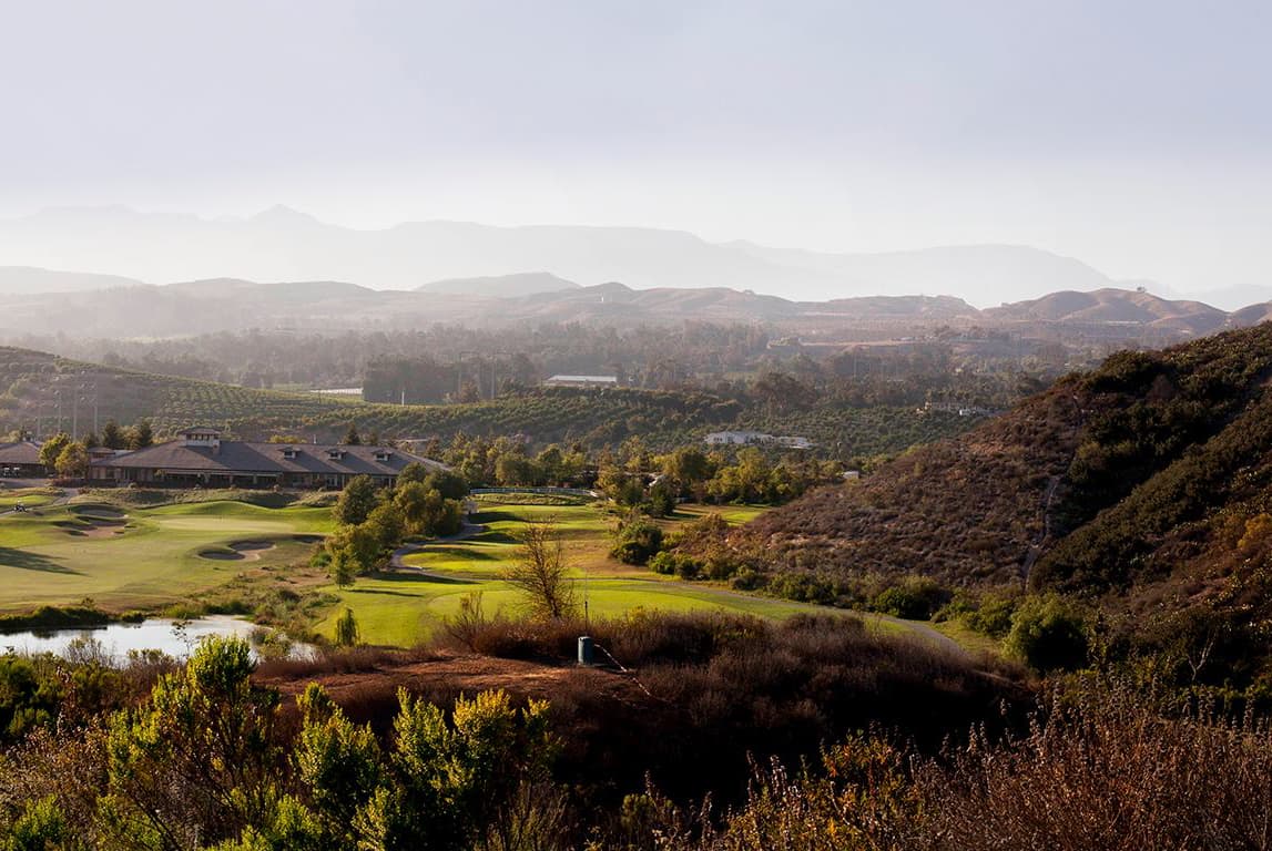 <b>Moorkpark</b>: El 19 de marzo se aprobó una 
<a href="https://www.moorparkca.gov/DocumentCenter/View/10442/Temporary-Moratorium-on-Evictions?bidId=" target="_blank">moratoria temporal de desalojo</a> por falta de pago de la renta por parte de inquilinos residenciales o comerciales afectados por la crisis Covid-19. La suspensión de desalojos estará en vigencia por el período de emergencia por el Covid-19, o hasta el 31 de mayo de 2020. Ningún propietario podrá desalojar a un inquilino residencial o comercial si el inquilino puede demostrar que no puede pagar debido a la emergencia.