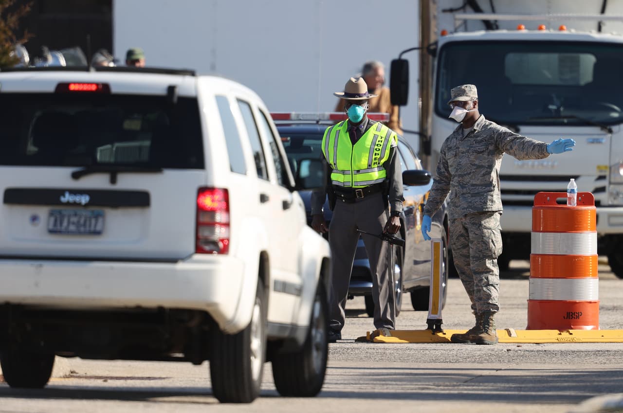 <b>Defensa</b>
<br>-Operaciones relacionadas con la defensa y la seguridad nacional que apoyan al gobierno de los EE.UU. o a un contratista del gobierno de los EE.UU.