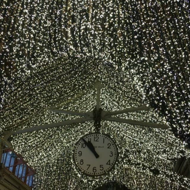 Thalía posteó un bello mensaje en su Instagram “Disfrutando con mi beba Sabrina un día de mama e hija solitas”.