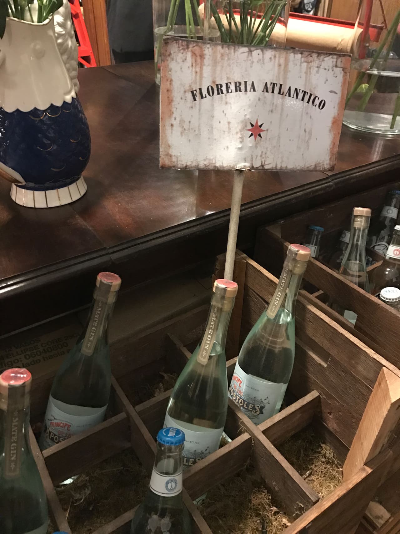 <b>Puesto 5. Florería Atlántico (Buenos Aires, Argentina)</b> 
<br>
<br>También fue seleccionado como el mejor bar de América del Sur.