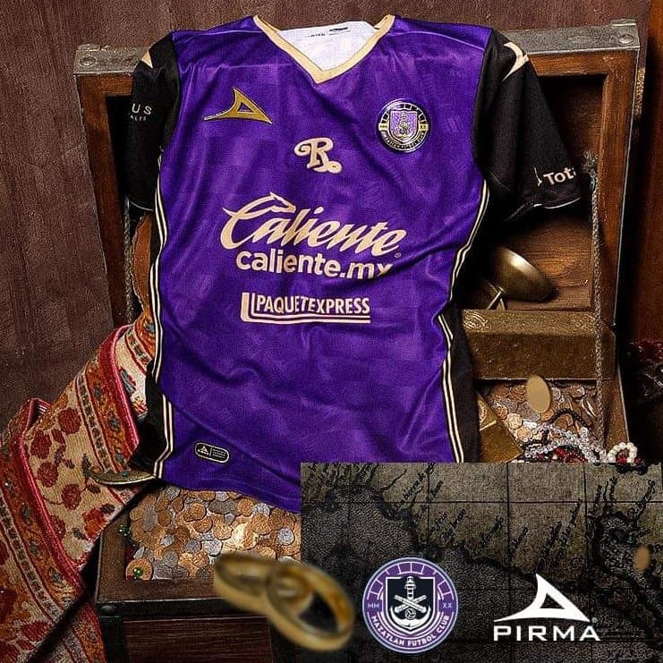 Uniforme de local de Mazatlán FC para el Apertura 2022 y Clausura 2023.