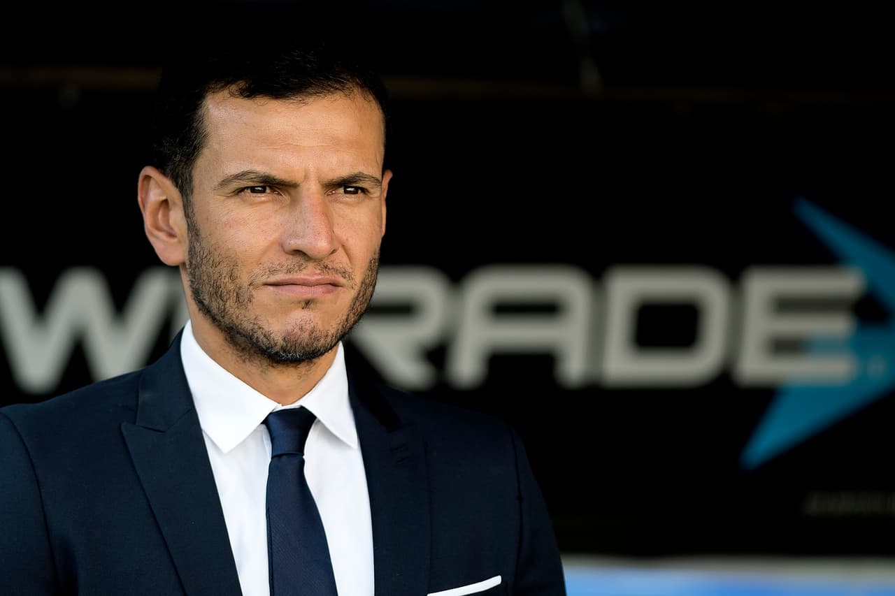 Jaime Lozano pertenece a la nueva camada de directores técnicos jóvenes en México. De extracción puma tiene arraigado el buen juego y la dedicación en sus venas. Su frescura y determinación puede hacerle mucho bien a Guadalajara.