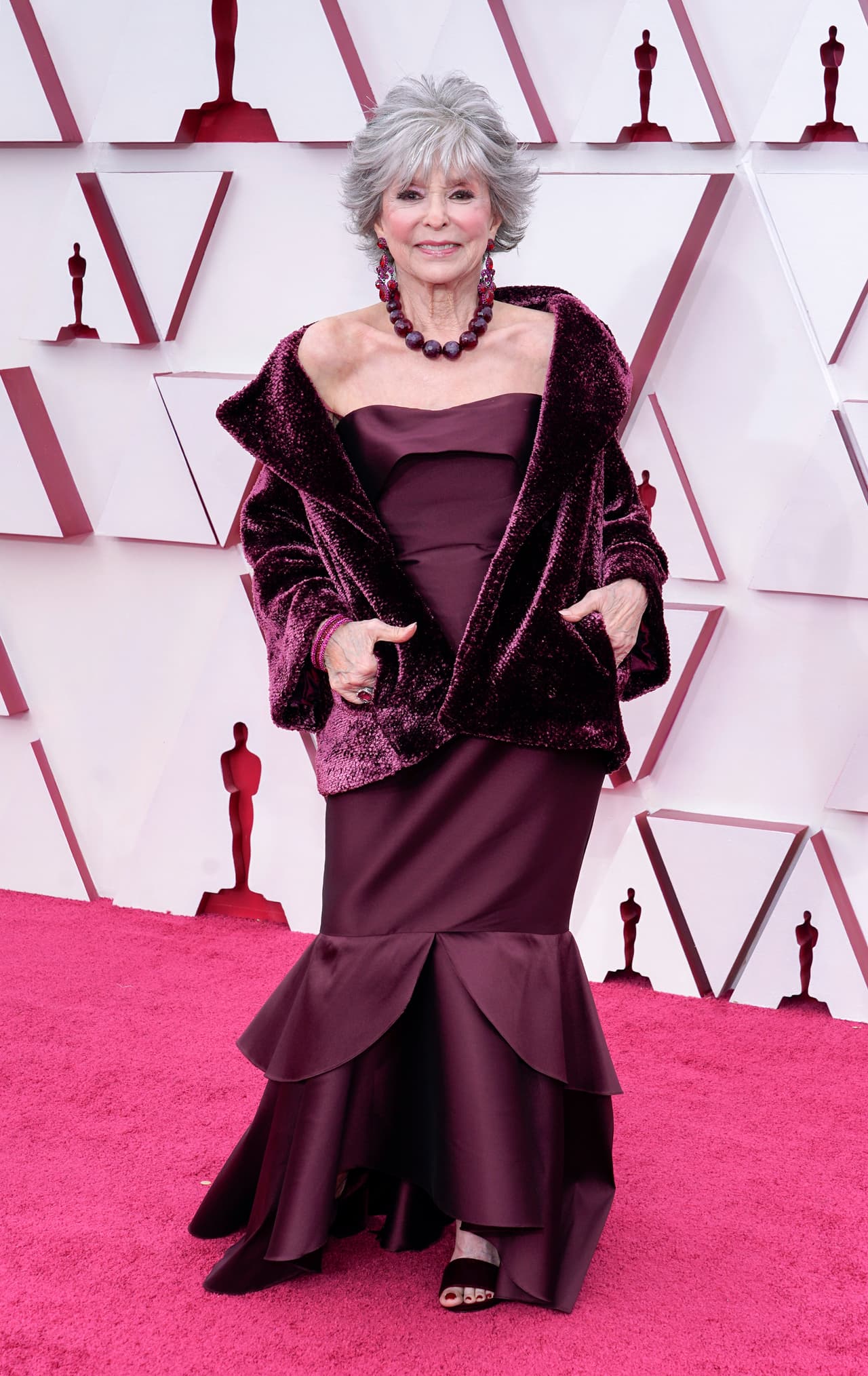La puertorriqueña Rita Moreno, ganadora del Oscar en el 1961, estaba deseosa de que empezara el evento, del cual sería una de las presentadoras.