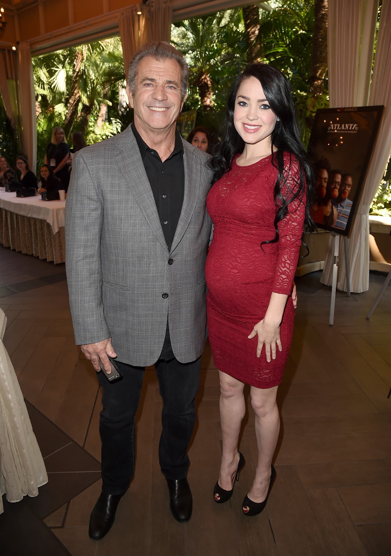 Así es como el director y protagonista de "Hacksaw Ridge" le dio la bienvenida a su noveno hijo.