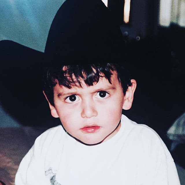 José Juliána heredó los ojazos de su hermosa madre, ¿no lo crees?