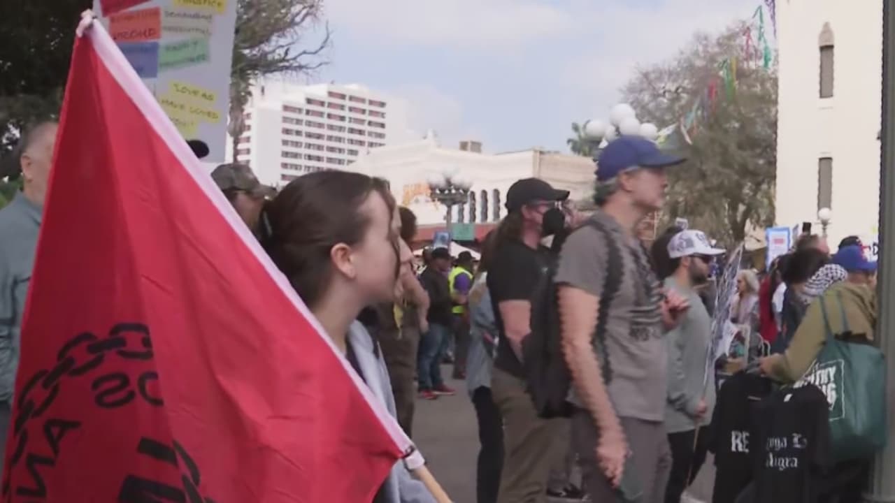 Protesta en solidaridad con Minnesota tras muerte de Renee Good y detención de Liam Conejo