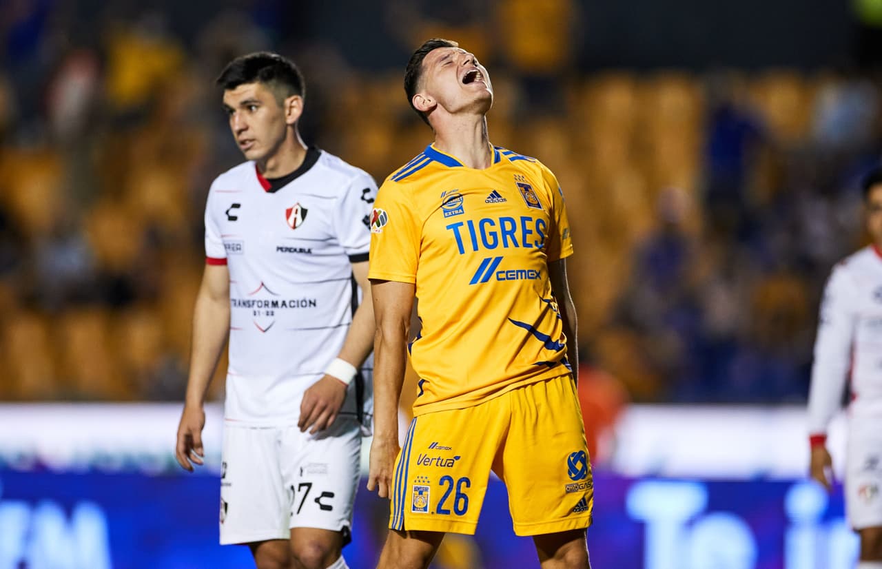 La frustación en Tigres quedaba de manifiesto y hasta Gignac, quien estaba en las gradas del Volcán, sintió impotencia al no poder hacer nada.