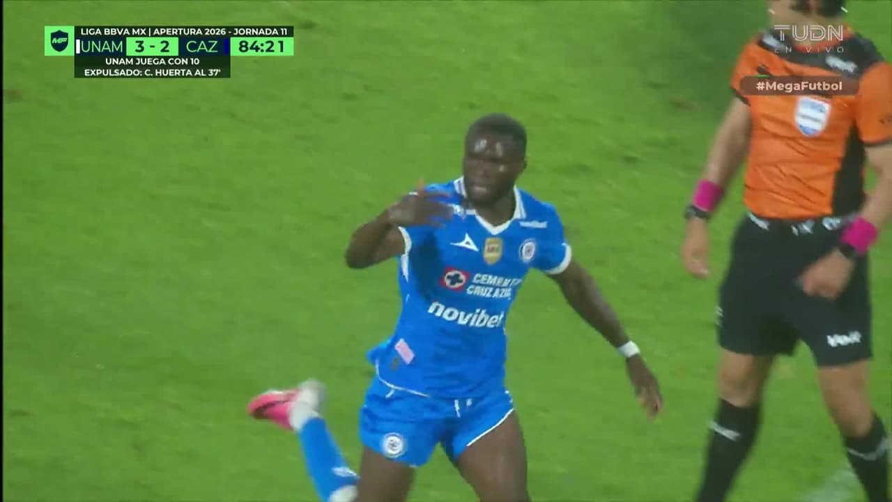 ¡Se empata todo! Ebere aprovecha el rebote y la empuja para igualar el marcador ante Pumas