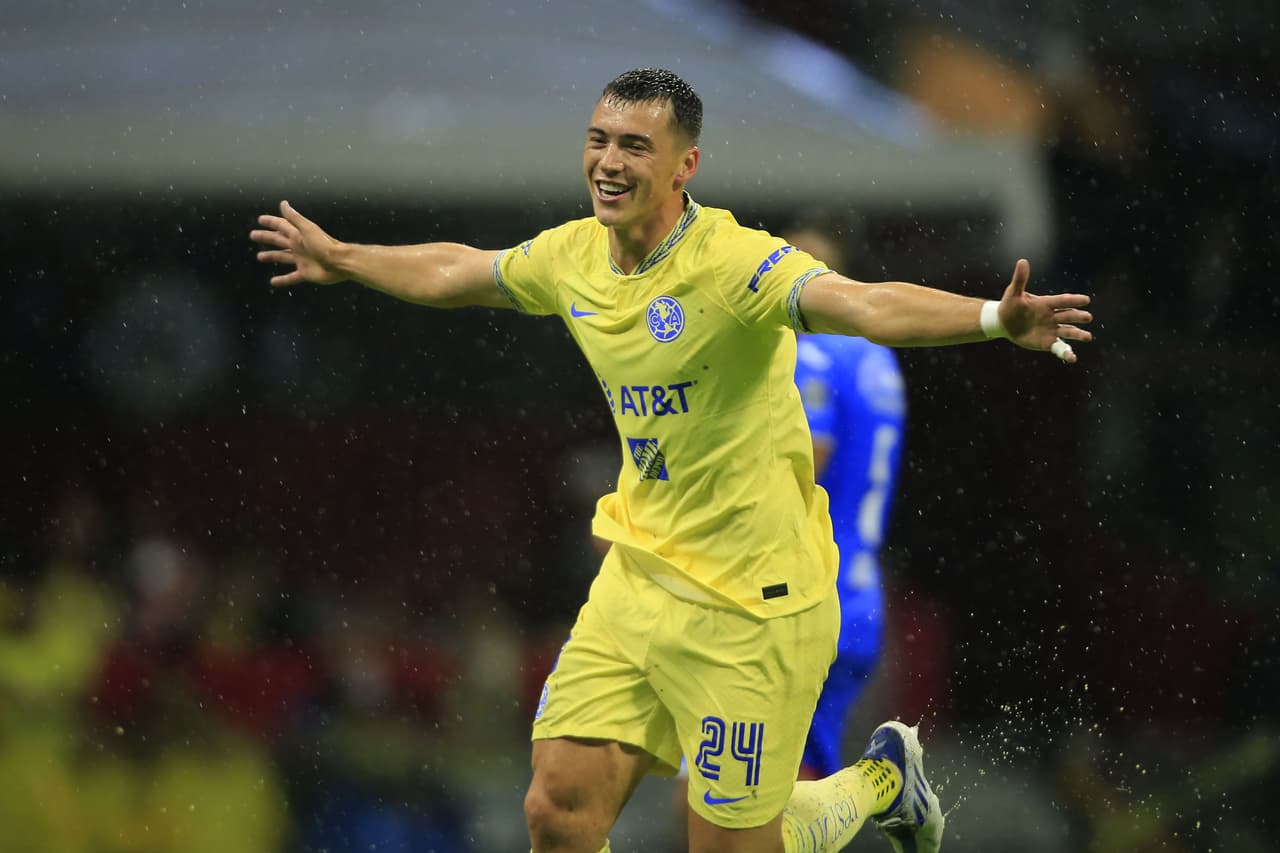 Las Águilas del 'Tano' Ortíz se dieron un festín en la cancha del Estadio Azteca luego de golear 7-0, con siete anotadores diferentes, a un Cruz Azul que está muy cerca del abismo y con un DT que tiene las horas contadas.