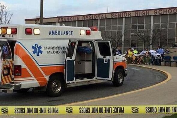 Todos fueron llevados a los hospitales más cercanos. Foto tomada de Twitter.