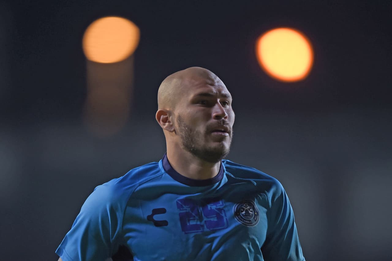 Jorge 'Chatón' Enríquez arribó al Salamanca tras abandonar el futbol de Chipre con el Omonia Nicosia. Tras su llegada se afianzó como titular.