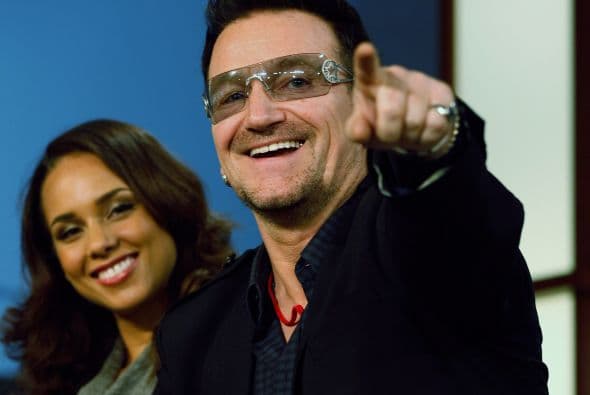 BONO- El vocalista de U2 también se une a esta lista de famosos emprendedores al ser el director y cofundador del grupo de inversión Elevation Partners, éste tiene acciones en Facebook y Yelp.