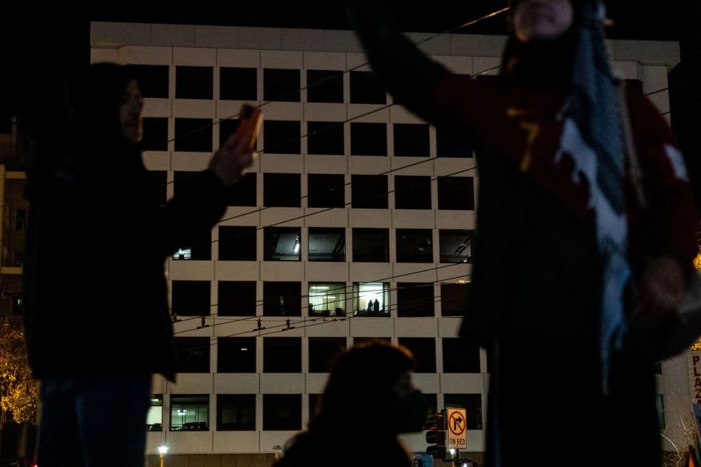 Los manifestantes pidieron un alto el fuego en Gaza mientras el presidente Joe Biden se encontraba en San Francisco para un evento de recaudación de fondos.