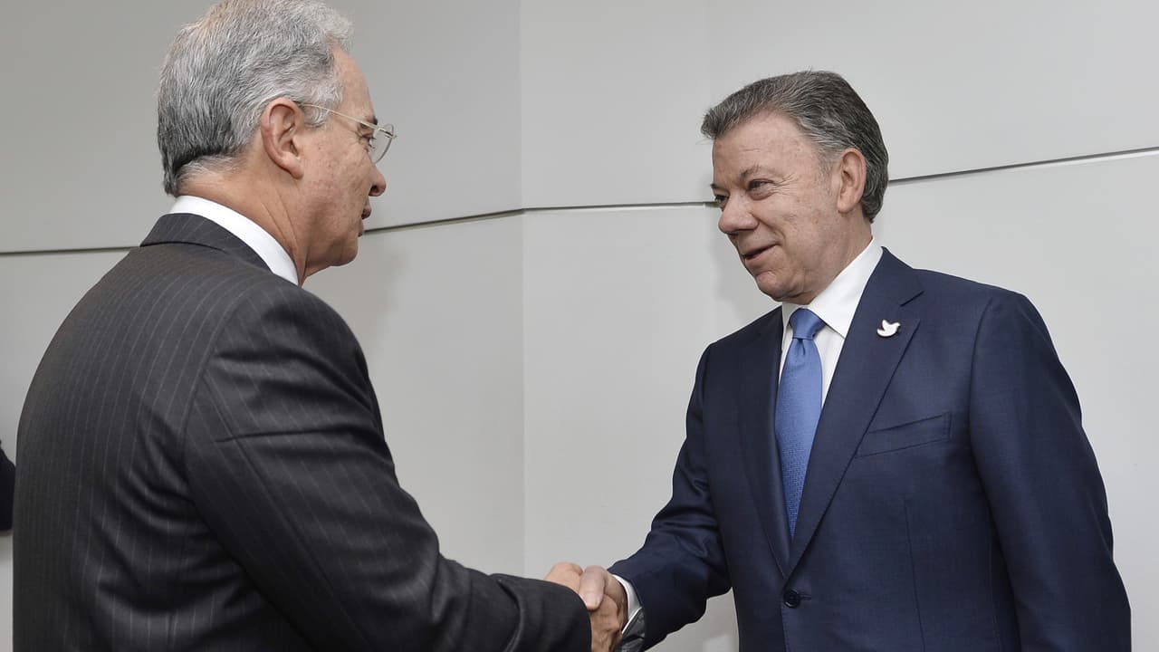 Santos y Uribe se reúnen tras el fracaso al respaldo del acuerdo de paz con las FARC
