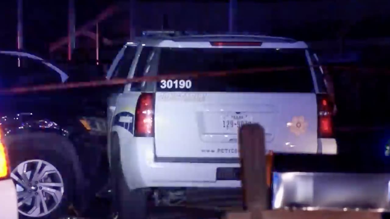 Todo inició en una iglesia en donde el sospechoso se peleó con un familiar y comenzó a chocar otros autos, indicaron las autoridades.