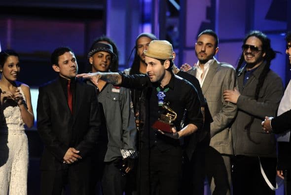 En 'Latinoamérica' la agrupación compartió créditos con Totó La Momposina. Esa noche fueron ovacionados.