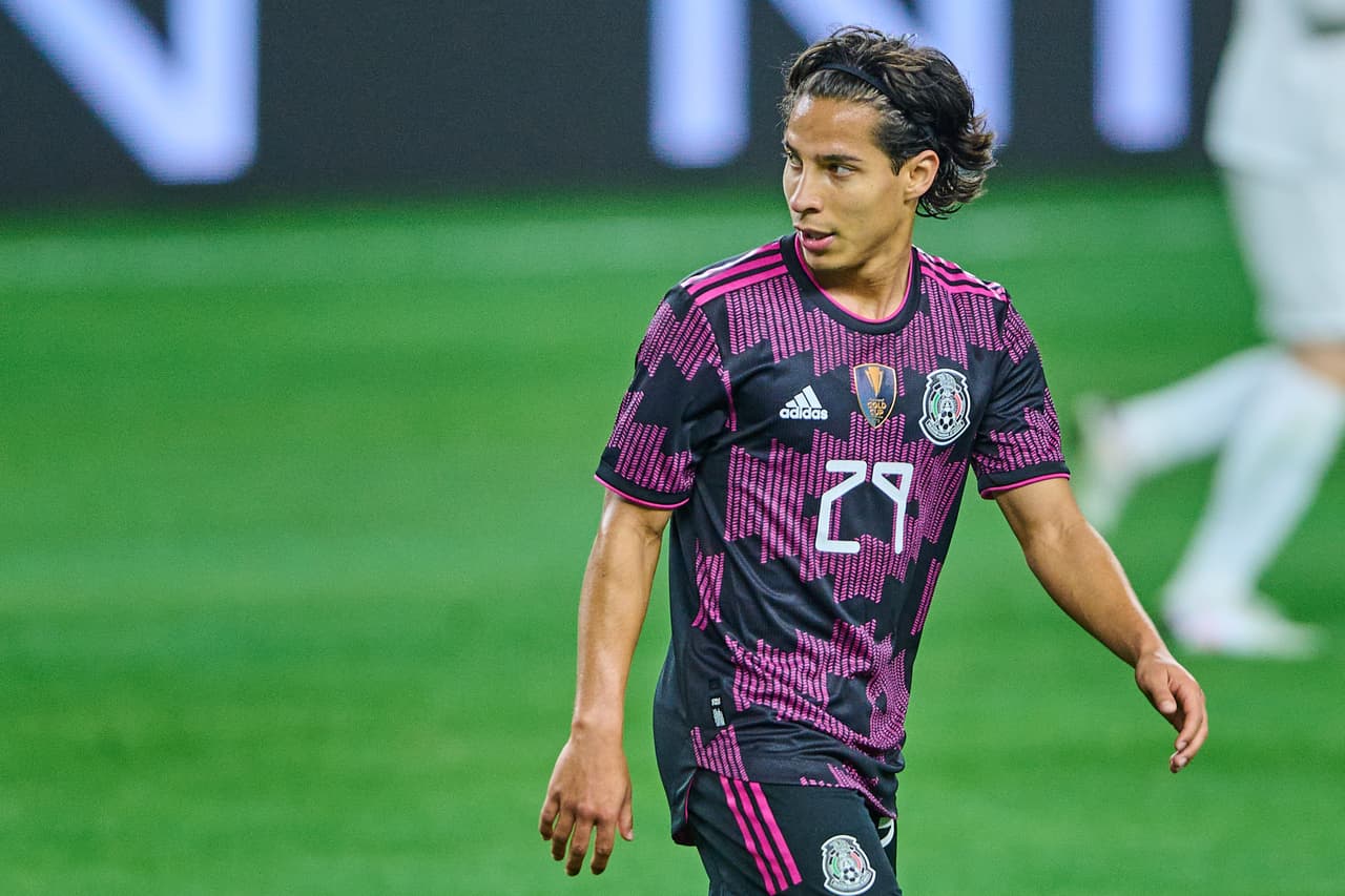 La selección mexicana derrotó a Islandia tras un primer tiempo que generó algunas dudas, pero en el complemento con ‘Chucky’ Lozano, Héctor Herrera, Néstor Araujo y Gerardo Arteaga, el partido se volvió todo del lado del Tri y se llevaron el triunfo.