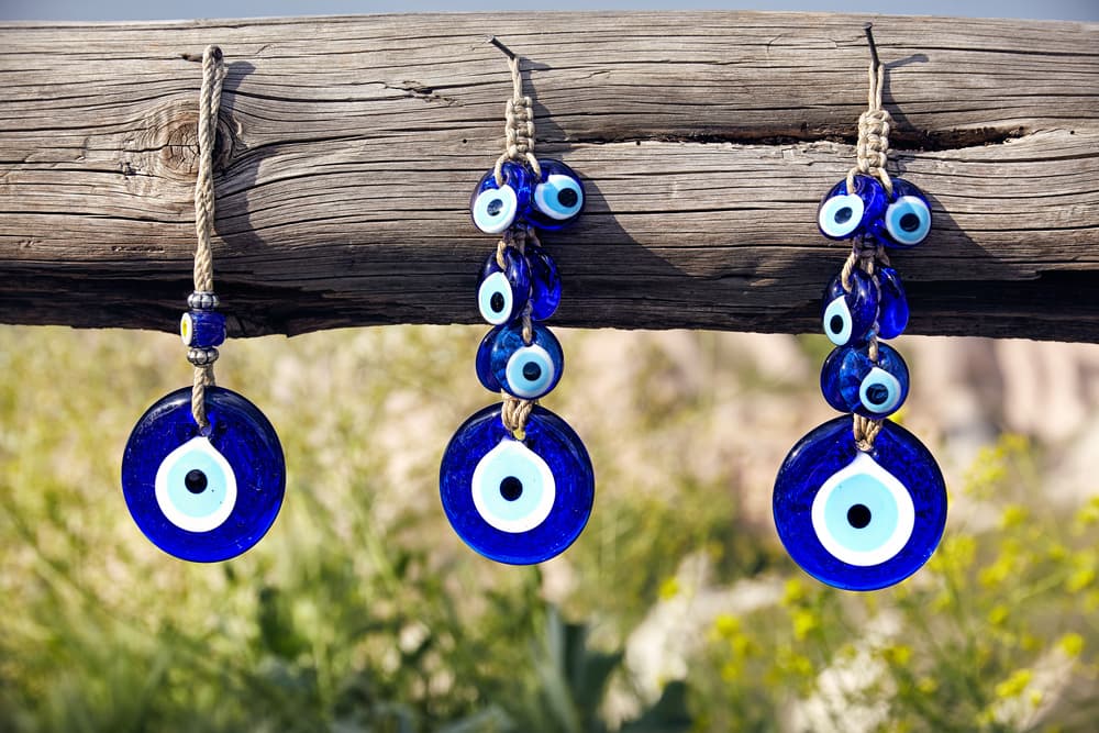 <b>LEO</b>
<br>En este año tendrás que protegerte mucho de las energías negativas y la gente envidiosa, así que ármate con un ojo turco, un ojo de pez.
<br>