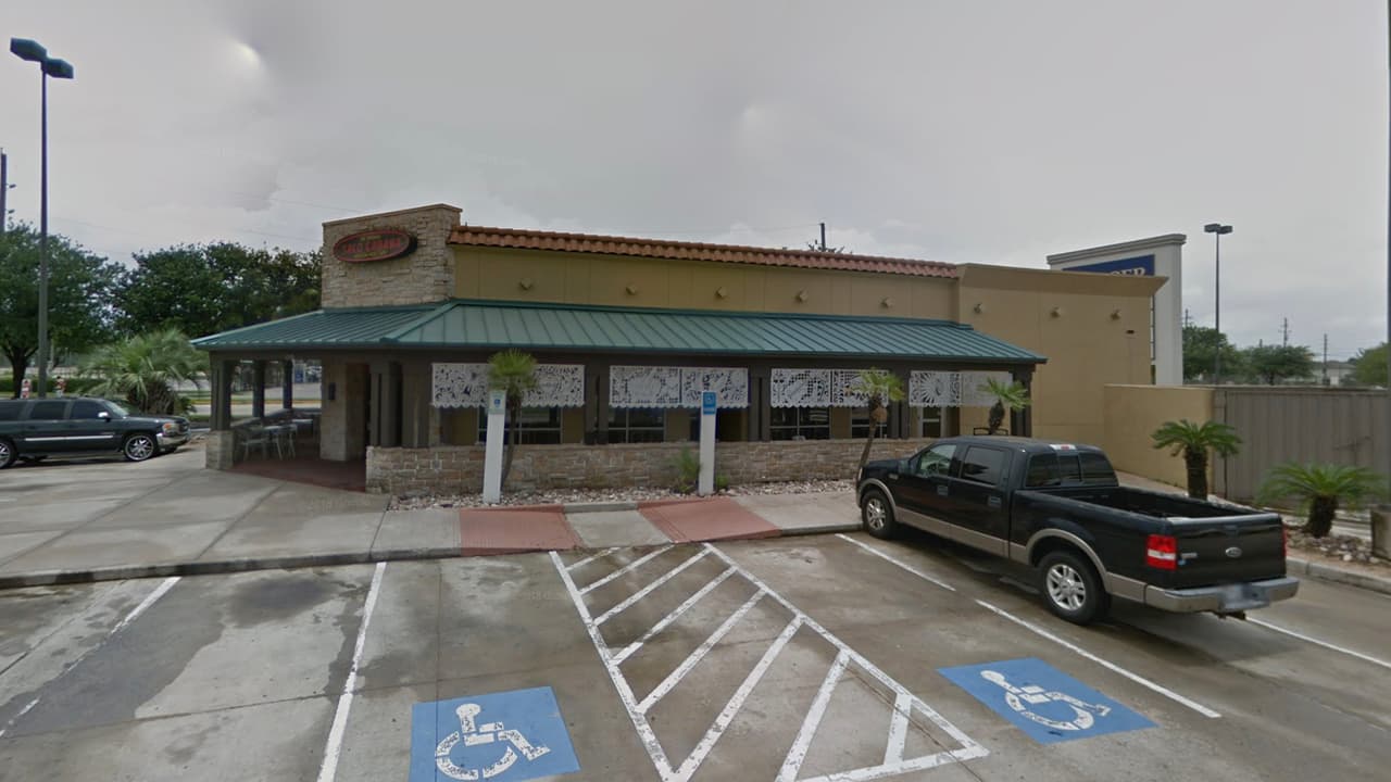 12518 Tomball Parkway, Houston. Todos los cierres de los restaurantes serán de manera inmediata.