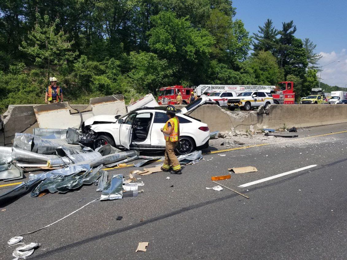 Tres personas resultaron heridas el lunes en un accidente de tránsito en la Interestatal 495.