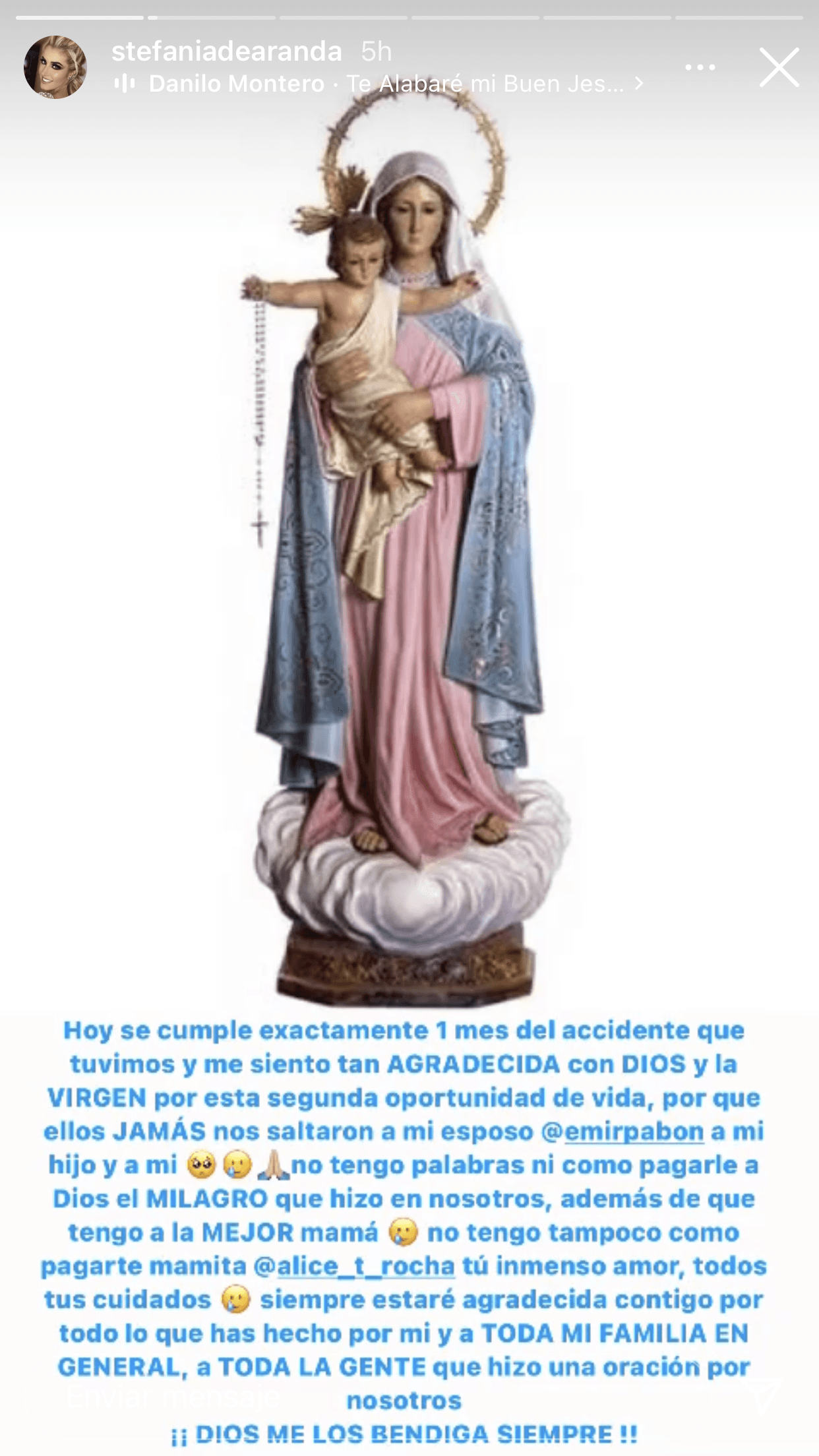 La noche del domingo, De Aranda volvió a dar gracias a Dios y a la Virgen por 
<b><a href="https://www.univision.com/famosos/emir-pabon-esposa-cirugia-bebe" target="_blank">la "segunda oportunidad de vida"</a></b> que recibieron ella y su bebé. 
<br>