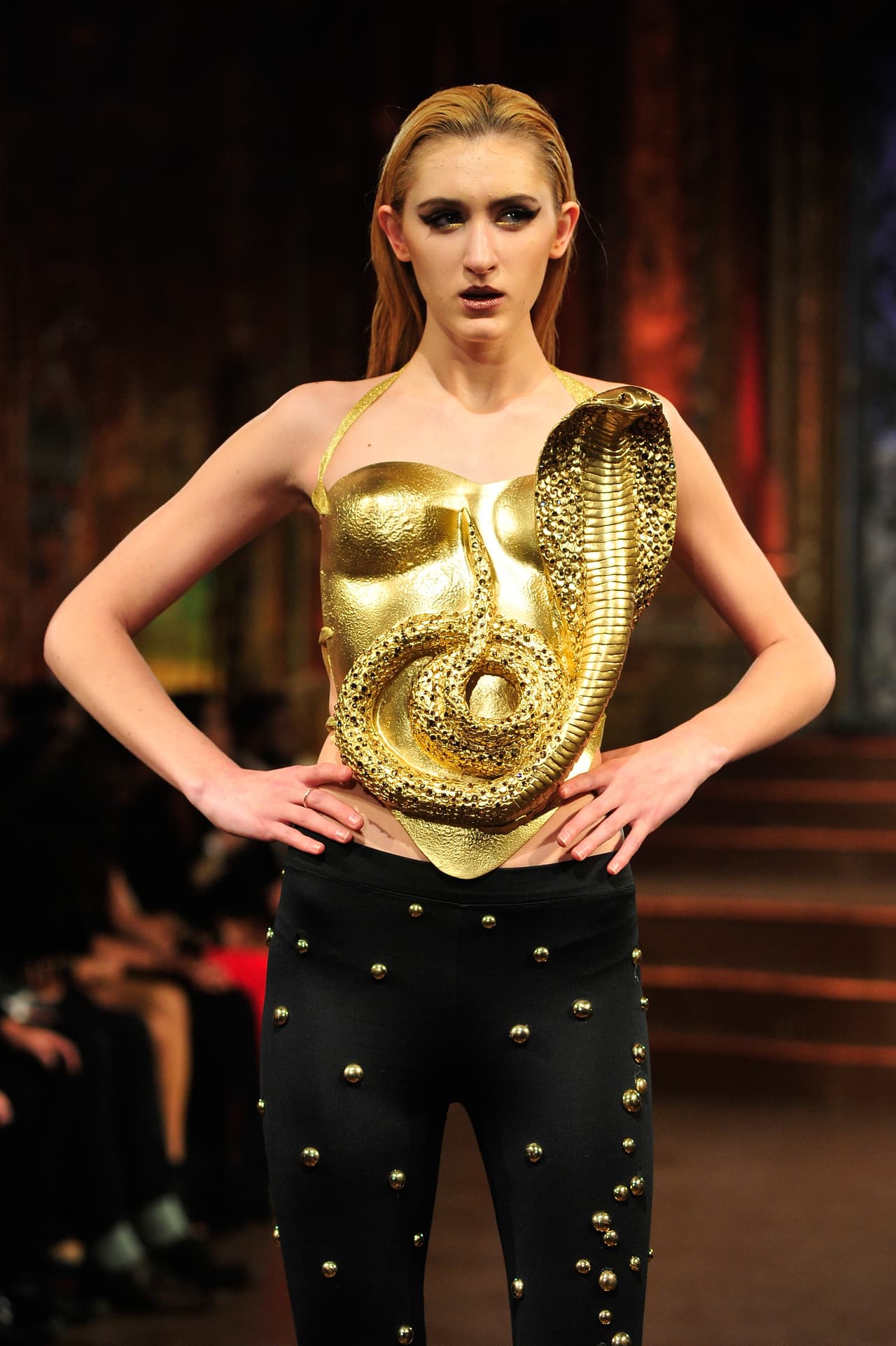 En 2016, Thalía lo eligió para crear algunos de los atuendos que usó en el Latina Love Tour. Pero ella no ha sido la única famosa que vistió sus creaciones.