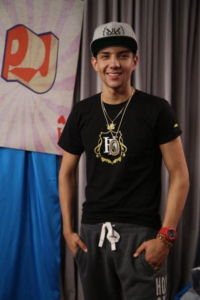 Para todas aquellas amantes de la música grupera tenemos a Luis Coronel.