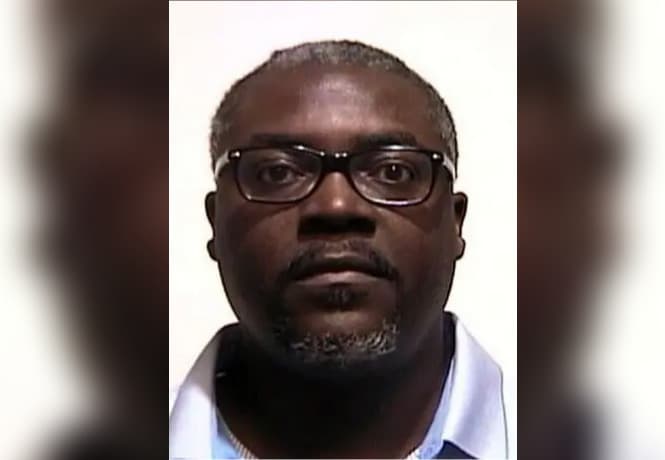 Robó a más de 30 mujeres al estilo del 'Estafador de Tinder': falso cirujano se declara culpable de fraude