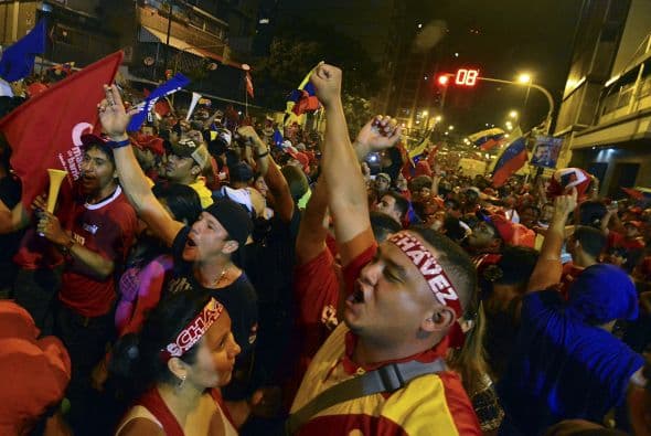 El presidente dijo que quería hacer un "reconocimiento especial" a los dirigentes de la oposición porque "no se prestó a los planes desestabilizadores" de unos pocos.