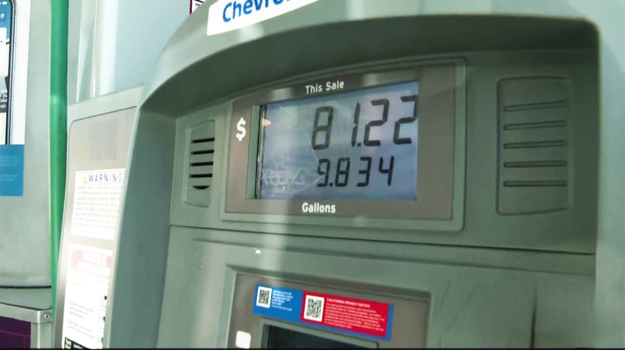 Por qué Los Ángeles tiene los precios de gasolina más altos en la crisis actual
