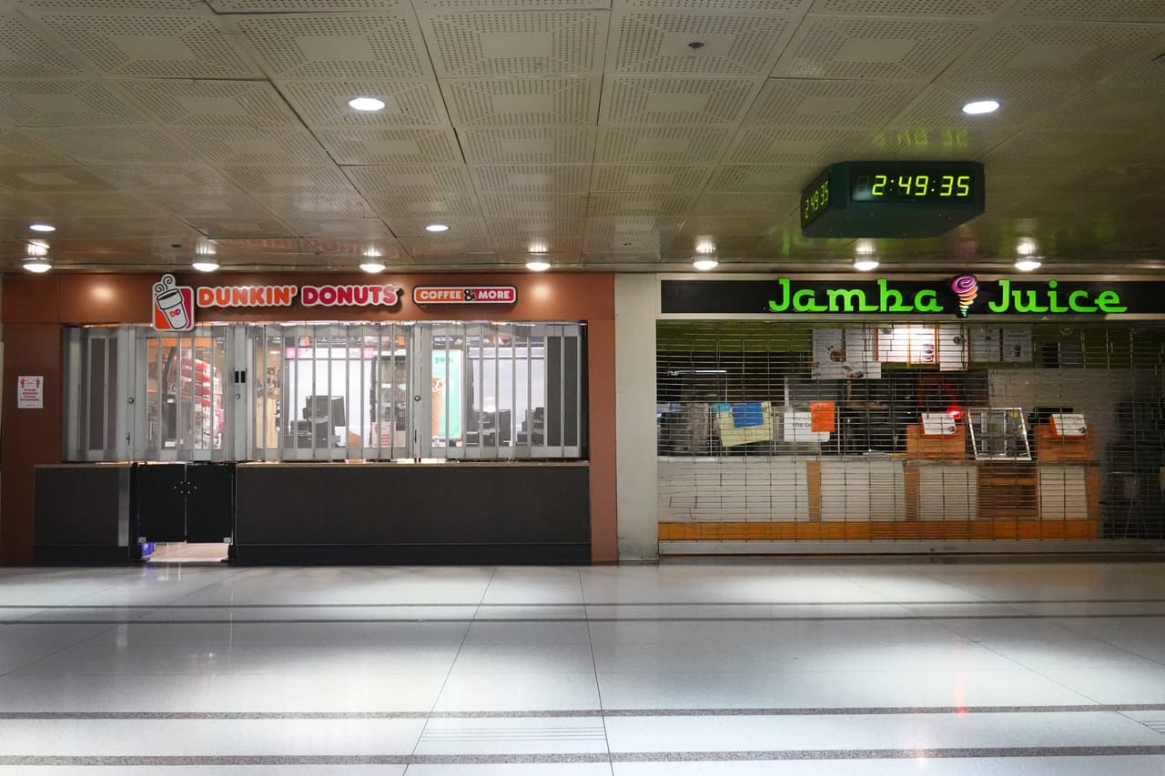 La alcaldesa Lightfoot anuncia que los restaurantes bajo techo pueden reabrir desde el 26 de junio