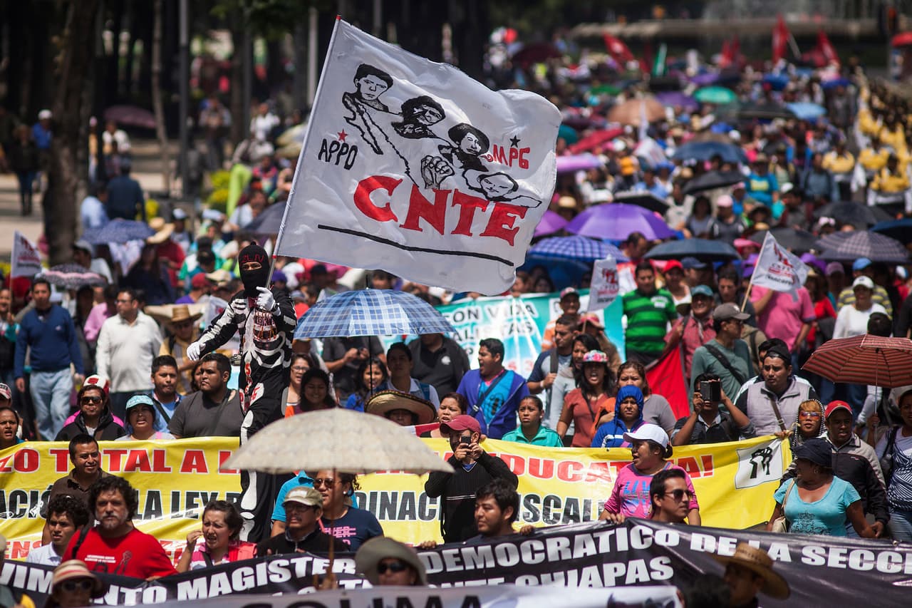 Arrecia conflicto magisterial en México con detención de dos de sus líderes