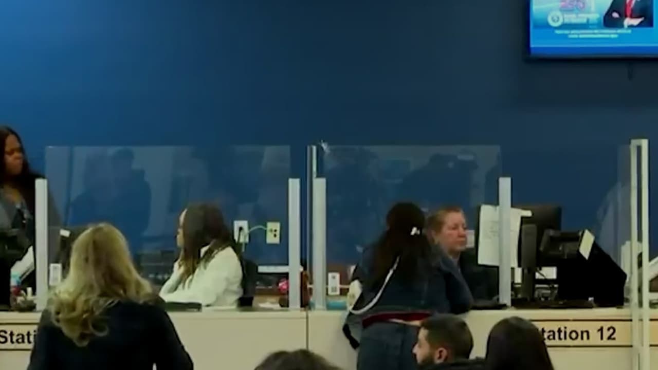 Alertan de una nueva estafa a través de mensajes de texto: te pueden robar dinero y la identidad