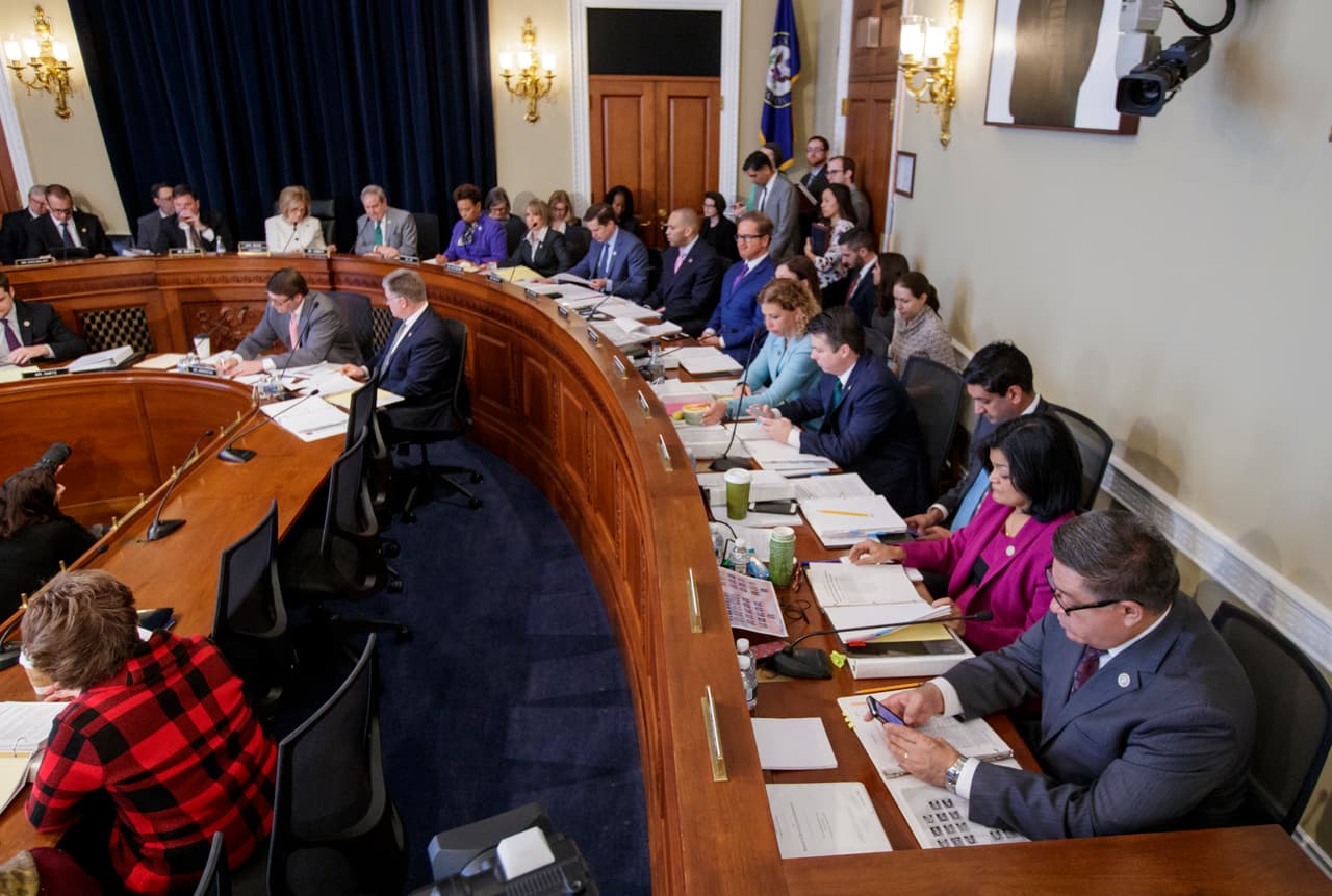 A través de los años, el dejar de lado la transparencia en los procesos legislativos, se ha convertido en algo más aceptado, de manera progresiva y angustiante.