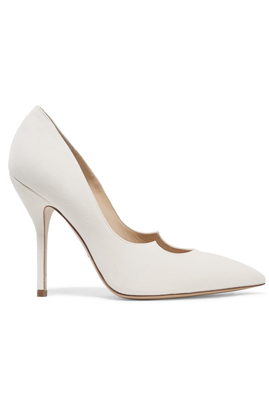 7. Los pumps son indispensables en cualquier closet. Amamos los ‘Zenadia’ hechos de gamuza en un tono ivory que va con cualquier tono de piel y con todos los colores de ropa. Su marco hará que tus piernas luzcan más largas y delgadas por lo que recomendamos llevarlos con un vestido o falta corta. (
<b>Paul Andrew)</b>
<br>