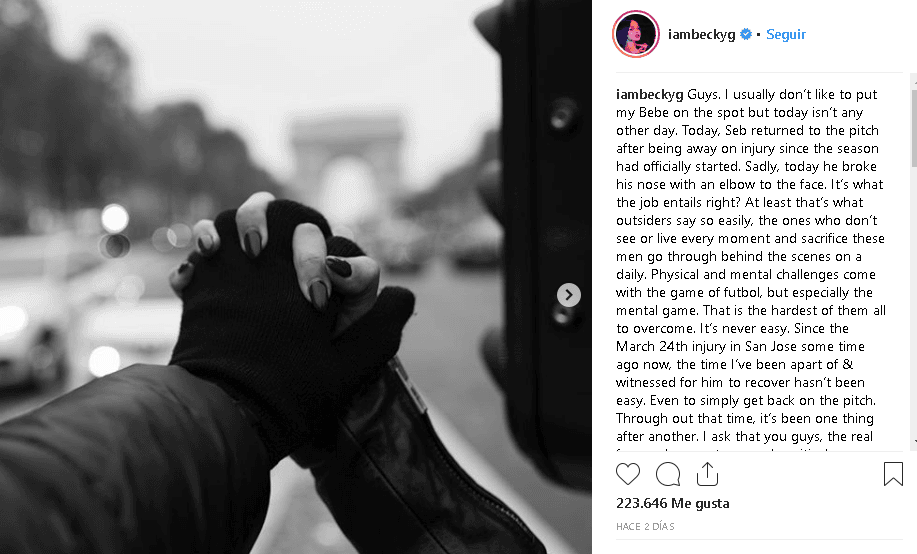 En marzo pasado, la intérprete de 'Mayores' lanzó esta imagen con un mensaje en el que aclaró no ser partidaria de hablar de su relación, pero pedía a sus seguidores rezar por él pues había sufrido en lesión.